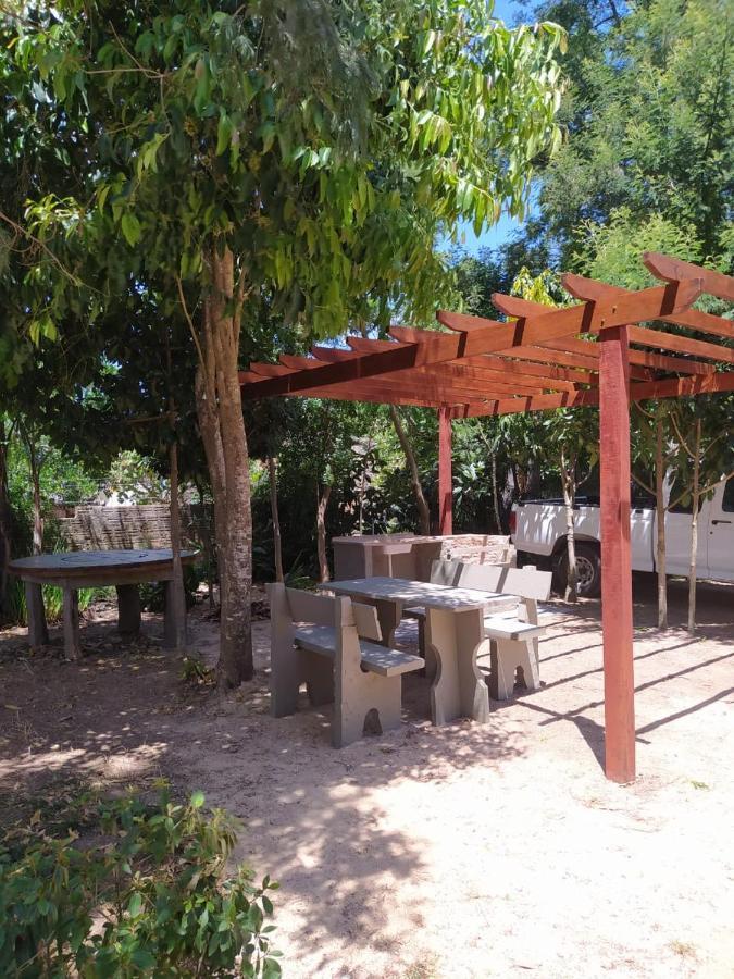 Apto 01 Apartamento *